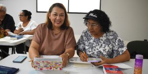 Nuestros participantes del programa Atención al Adulto Mayor aprenden inglés